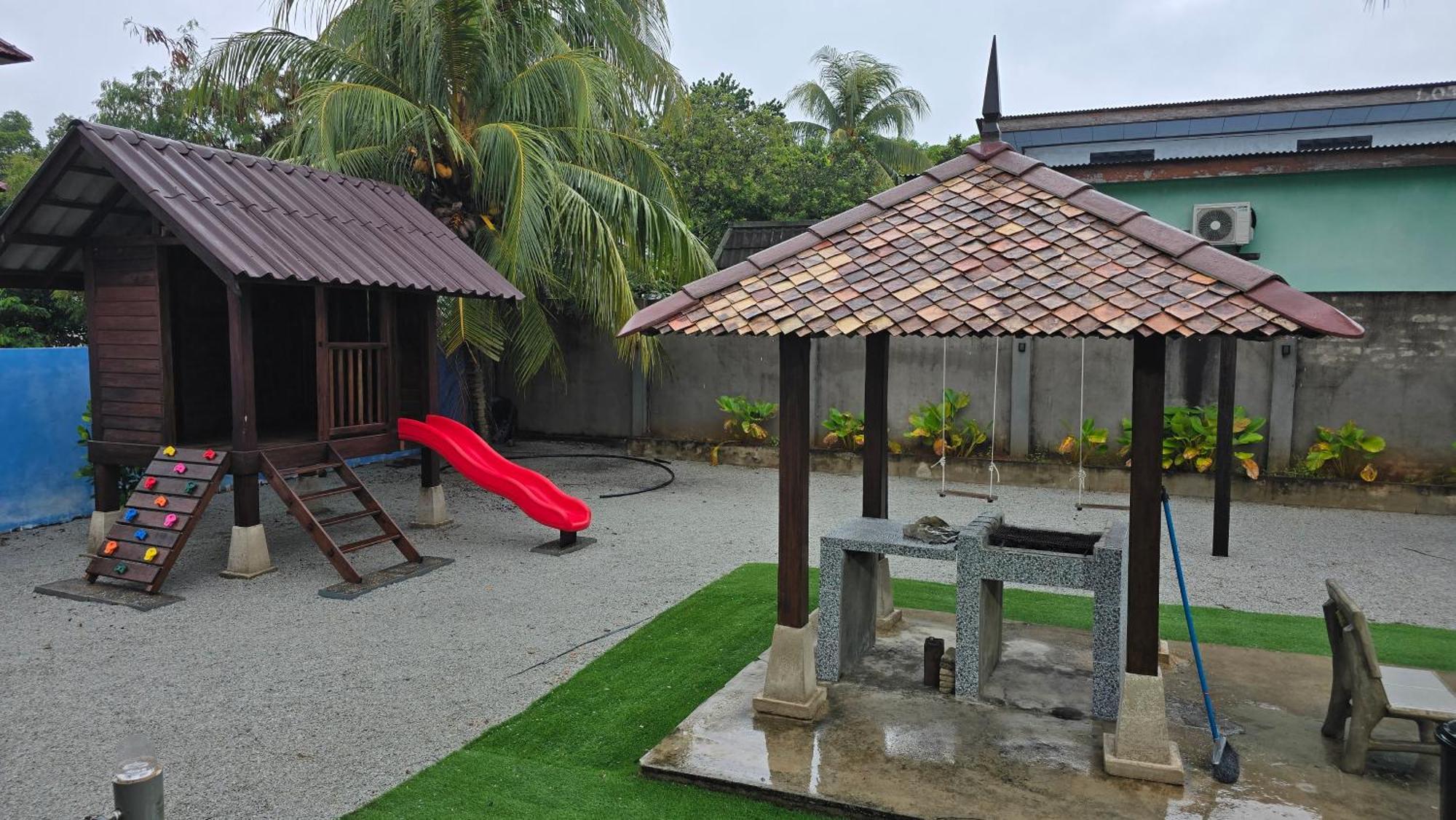 Casa Tiga Homestay Besut Kampung Kuala Besut Exterior foto
